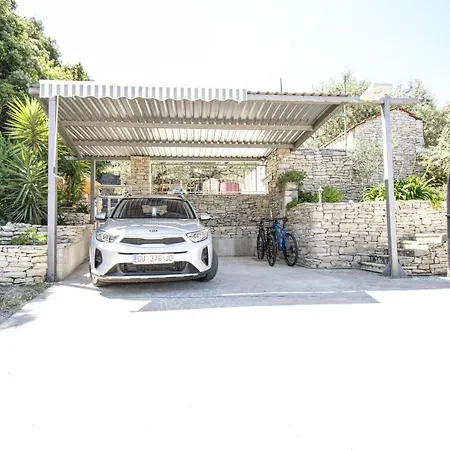 Stone House Blaca *