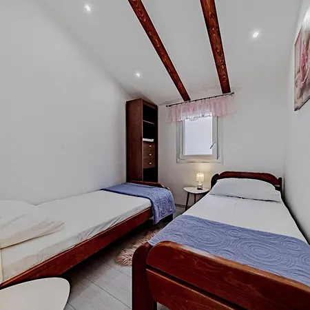 Дом отдыха Stone House Blaca Blato (Korcula)