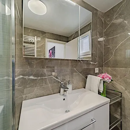 Stone House Blaca Ferienhaus *