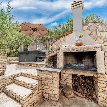 Stone House Blaca *