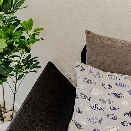 Stone House Blaca Ferienhaus *