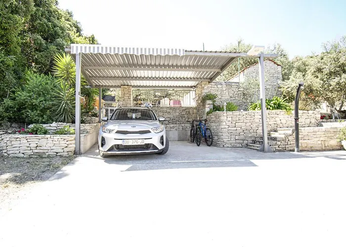 Stone House Blaca *