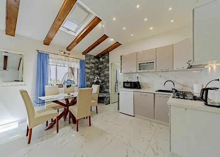 Stone House Blaca *