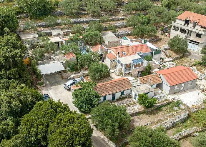 Stone House Blaca Ferienhaus